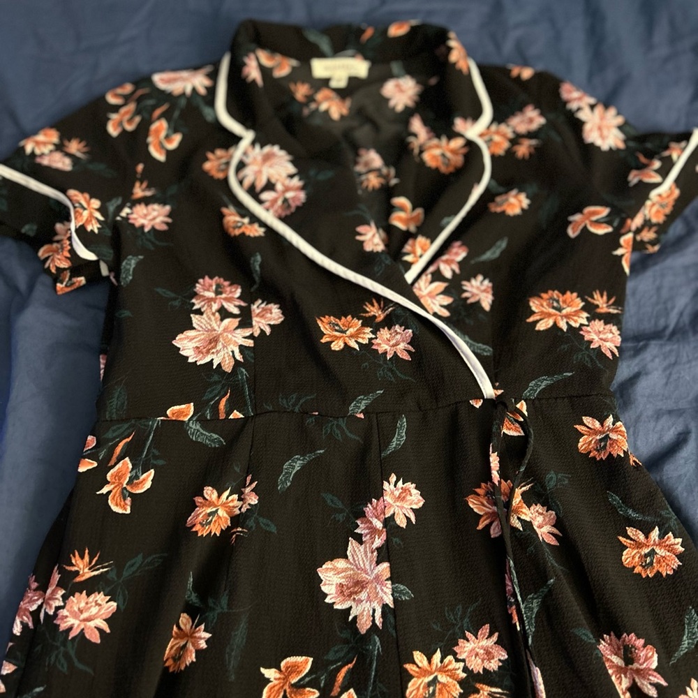 MONTEAU LOS ANGELES floral jumpsuit size L, partial lining